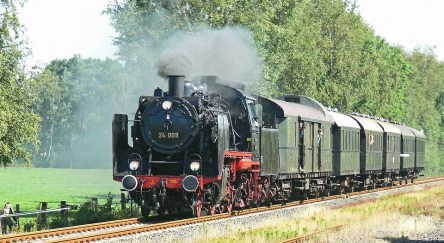 steam-locomotive-1377335_960_720