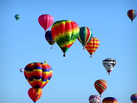 hot-air-balloons-439331_960_720.jpg